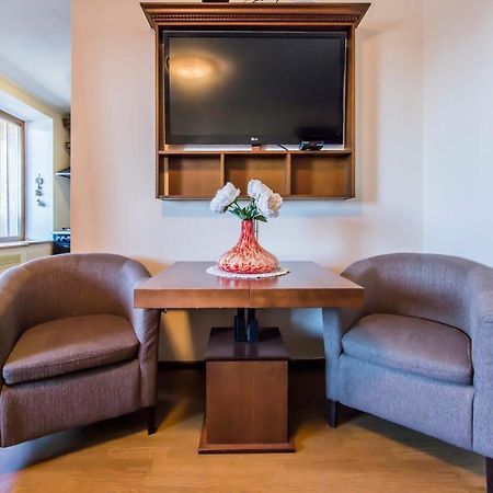 Two-Room Apartments On Maidan Nezavisimosti كييف المظهر الخارجي الصورة